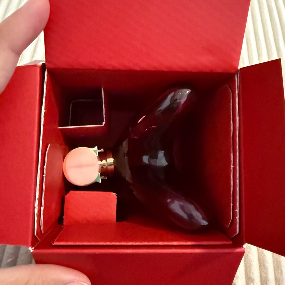 Carolina Herrera La Bomba Eau de Parfum - Red and Pink - Picture 6 of 6